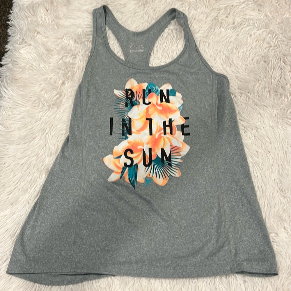 Old Navy work Out Tank - Grey  - size Medium - Run in the Sun